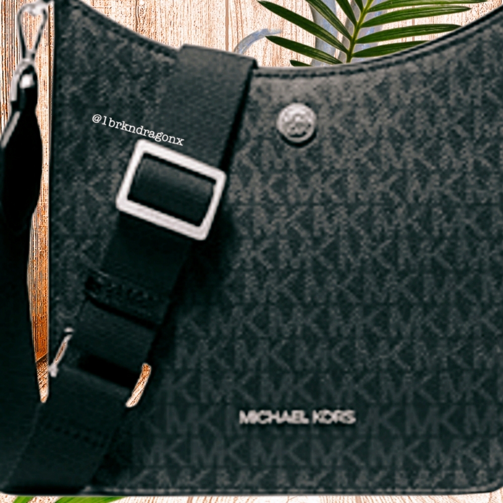 MK NWT MICHAEL KORS MESSENGER SMALL BAG BNWT 💜 pristine condition 💜 - Picture 6 of 15